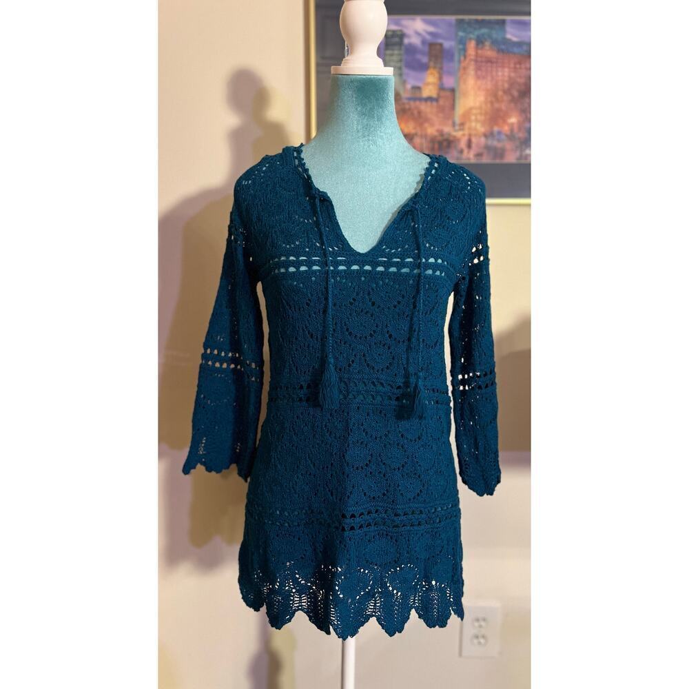 Lucky Brand knitted tunic
Makes a great bathing suit cover up 
Size small